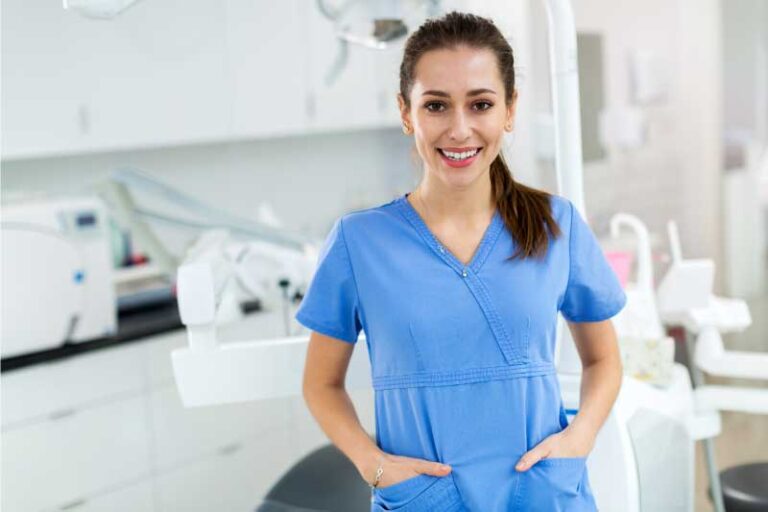 Guide to Becoming a Dental Assistant